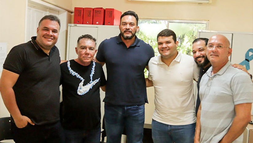 Imagem 1 -  Em reunião realizada com os diretores da liga, acompanhada pelo presidente da Câmara Municipal, Lawrence Amorim, o senador Styvenson Valentin assegurou R$ 15 milhões para o primeiro módulo do hospital, que terá 120 leitos, no mesmo local que antigamente existia o Hospital Duarte Filho. Atualmente, o Hospital da Liga funciona num prédio alugado.