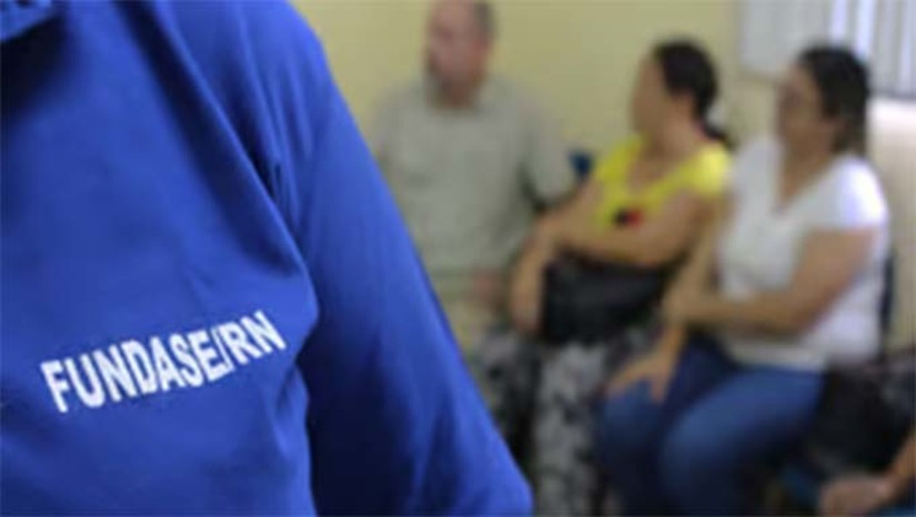 Imagem 1 -  Etapa do concurso da Fundase é anulada por vazamento de questões; nova prova será aplicada. De acordo com a nota da Fundase "O sistema equivocadamente liberou algumas questões de forma antecipada, afetando a isonomia do processo. Diante disso, uma nova avaliação final do curso de formação será realizada. Informações quanto ao local da prova serão fornecidas pela banca organizadora do certame, o Instituto AOCP”. O resultado final será publicado no dia 23 de junho", disse o comunicado. Uma nova prova será aplicada de maneira presencial, no turno vespertino do dia 10 de junho de 2023.