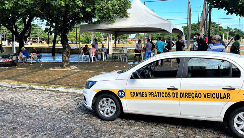 Imagem 1 - Confira o cronograma de aplicação de testes práticos de direção veicular no interior do RN.A equipe de examinadores do Departamento Estadual de Trânsito do RN (Detran) inicia na quinta-feira (1º) o cronograma de provas práticas itinerantes de direção veicular nos municípios do interior do Estado. Os examinadores iniciam o trabalho pela cidade de Currais Novos e durante o mês vão percorrer 23 cidades distribuídas em todas as regiões do RN. Imagem 1 - Confira o cronograma de aplicação de testes práticos de direção veicular no interior do RN.A equipe de examinadores do Departamento Estadual de Trânsito do RN (Detran) inicia na quinta-feira (1º) o cronograma de provas práticas itinerantes de direção veicular nos municípios do interior do Estado. Os examinadores iniciam o trabalho pela cidade de Currais Novos e durante o mês vão percorrer 23 cidades distribuídas em todas as regiões do RN.