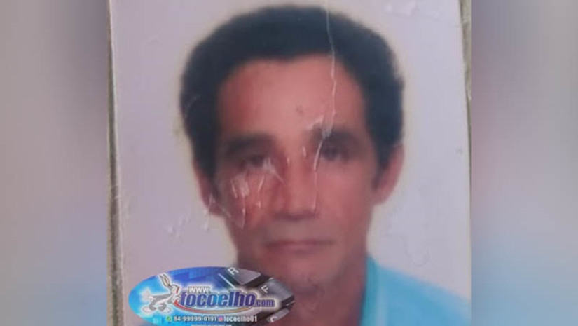 Imagem 1 - Idoso é encontrado morto dentro de casa abandonada, em Itajá; corpo apresentava sinais de violência. A vítima, identificada como Sebastião Armando Machado, de 60 anos, natural da cidade de Ipanguaçu, foi encontrada por um irmão dela, na manhã desta sexta-feira (9), dentro de uma casa, localizada na Rua João Varelo de Melo, no Bairro Iguaraçu. O homem teria procurado a polícia para informar sobre o caso. De acordo com as informações iniciais, Sebastião aparentava ter sido golpeado a pauladas. Imagem 1 - Idoso é encontrado morto dentro de casa abandonada, em Itajá; corpo apresentava sinais de violência. A vítima, identificada como Sebastião Armando Machado, de 60 anos, natural da cidade de Ipanguaçu, foi encontrada por um irmão dela, na manhã desta sexta-feira (9), dentro de uma casa, localizada na Rua João Varelo de Melo, no Bairro Iguaraçu. O homem teria procurado a polícia para informar sobre o caso. De acordo com as informações iniciais, Sebastião aparentava ter sido golpeado a pauladas.