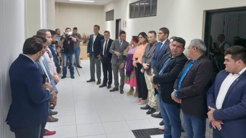 Imagem 1 - Mossoró ganha Centro Especializado de Atenção às Vítimas de Crimes e Atos Infracionais. Instalado no Fórum Desembargador Silveira Martins, em Mossoró, o Centro foi inaugurado nesta quinta-feira (15). Este é o 14º CEAV inaugurado e a previsão do TJRN é de ampliar esse número para que possa abranger todo o estado do RN. O objetivo da ação é garantir que as vítimas de crimes e de atos infracionais no Estado do Rio Grande do Norte sejam tratadas com dignidade, igualdade e respeito, no âmbito do Poder Judiciário Estadual e dos órgãos auxiliares do sistema de Justiça, levando-se em conta a aflição ou choque a que foram submetidas ao passarem por esse tipo de situação. Imagem 1 - Mossoró ganha Centro Especializado de Atenção às Vítimas de Crimes e Atos Infracionais. Instalado no Fórum Desembargador Silveira Martins, em Mossoró, o Centro foi inaugurado nesta quinta-feira (15). Este é o 14º CEAV inaugurado e a previsão do TJRN é de ampliar esse número para que possa abranger todo o estado do RN. O objetivo da ação é garantir que as vítimas de crimes e de atos infracionais no Estado do Rio Grande do Norte sejam tratadas com dignidade, igualdade e respeito, no âmbito do Poder Judiciário Estadual e dos órgãos auxiliares do sistema de Justiça, levando-se em conta a aflição ou choque a que foram submetidas ao passarem por esse tipo de situação.