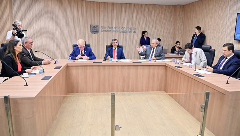 Imagem 1 - Projeto que institui a Política Estadual de resíduos sólidos no RN é aprovado na CCJ da Assembleia. O projeto de lei, de iniciativa do Governo do Estado, tem como objetivo estabelecer princípios, objetivos, instrumentos e diretrizes para gestão integrada e gerenciamento de resíduos sólidos, às responsabilidades dos geradores e do Poder público e os instrumentos econômicos aplicáveis para efetivação da Política Estadual de Resíduos Sólidos. Imagem 1 - Projeto que institui a Política Estadual de resíduos sólidos no RN é aprovado na CCJ da Assembleia. O projeto de lei, de iniciativa do Governo do Estado, tem como objetivo estabelecer princípios, objetivos, instrumentos e diretrizes para gestão integrada e gerenciamento de resíduos sólidos, às responsabilidades dos geradores e do Poder público e os instrumentos econômicos aplicáveis para efetivação da Política Estadual de Resíduos Sólidos.