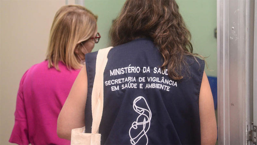 Imagem 1 -  Mossoró poderá receber certificação de eliminação da transmissão vertical do vírus HIV. permanecerá até a quarta-feira (28), visitando departamentos e setores da Secretaria Municipal de Saúde (SMS) e unidades como o Hospital Maternidade Almeida Castro e Hospital Regional da Mulher Parteira Maria Correia. O objetivo da visita é cumprir uma das etapas necessárias para a concessão da certificação, estratégia desenvolvida em parceria com estados e municípios para fortalecer a gestão e a rede de atenção do SUS, aprimorando ações de prevenção, diagnóstico, assistência e tratamento, além da qualificação da vigilância epidemiológica.
