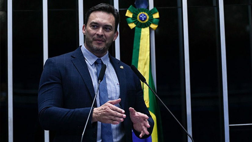 Imagem 1 -  “Em meu estado, também tivemos um grande pioneiro da aviação e que no ano que vem completará 160 anos de seu nascimento: Augusto Severo, contemporâneo do ‘pai da aviação’, Santos Dumont”, disse o senador Styvenson Valentin na Tribuna do Senado, acrescentando que fico muito feliz em saber semana que a Potiguar Antônia, natural do município de Riacho Santana, foi convocada para jogar a Copa do Mundo de Futebol Feminino na Australia/Nova Zelândia