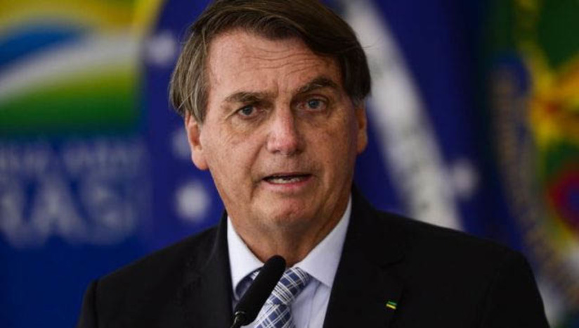Imagem 1 -  [COLUNA ESPLANADA] Certo de que vai ficar inelegível até 2031 na ação em julgamento no TSE, o ex-presidente Jair Bolsonaro já trata de articular candidaturas nas principais capitais a fim de manter o voto do bolsonarismo criado na onda da campanha de 2018. Hélio Negão, o deputado federal, e General Braga Netto são suas apostas para cargos majoritários no Rio de Janeiro. O filho Carlos Bolsonaro pretende se lançar a federal, e o herdeiro “zero um” Flávio deve tentar a reeleição para o Senado ou articular candidatura ao Governo. A esposa Michelle será a aposta do PL para uma das duas vagas ao Senado do DF. Para a Presidência o caminho ficou aberto para o governador paulista Tarcísio Freitas (Republicanos). É a única aposta potencial de hoje com chances de peitar Lula da Silva – que, na avaliação de Bolsonaro, tentará, sim, a reeleição com certeza.
