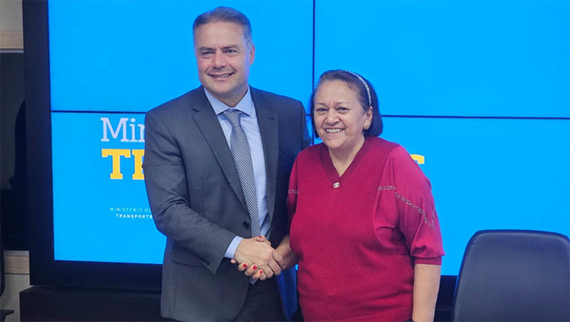 Imagem 1 -  Com estimativa de investimento de R$ 2,8 bilhões, Renan Filho reafirma duplicação da BR-304. O projeto está em fase de elaboração. Ao todo, serão contemplados 289 quilômetros da rodovia. A confirmação foi dada pelo Ministro dos Transportes durante encontro em Brasília, nesta quinta-feira (29), onde a governadora Fátima Bezerra esteve cumprindo agenda para tratar da situação geral das rodovias federais do Rio Grande do Norte. “Nós temos uma pauta permanente com o Ministério dos Transportes, e nós fizemos uma revisão geral com o ministro, reafirmando boa parte dos compromissos que já haviam sido assumidos”, disse a gestora.
