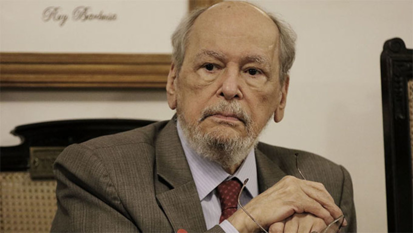 Imagem 1 - Mineiro, nascido em 1937 na cidade de Sabará, foi nomeado ministro da Suprema Corte pelo presidente José Sarney em 1989, cargo que ocupou até 2007. Presidiu a casa de 1995 a 1997. Antes do STF, Sepulveda Pertence foi Procurador Geral da República, de 1985 a 1989. Ficou conhecido em 1980, quando fez a defesa de Lula, que havia sido preso. Ele também atuou na defesa de Lula na Operação Lava Jato. Imagem 1 - Mineiro, nascido em 1937 na cidade de Sabará, foi nomeado ministro da Suprema Corte pelo presidente José Sarney em 1989, cargo que ocupou até 2007. Presidiu a casa de 1995 a 1997. Antes do STF, Sepulveda Pertence foi Procurador Geral da República, de 1985 a 1989. Ficou conhecido em 1980, quando fez a defesa de Lula, que havia sido preso. Ele também atuou na defesa de Lula na Operação Lava Jato.