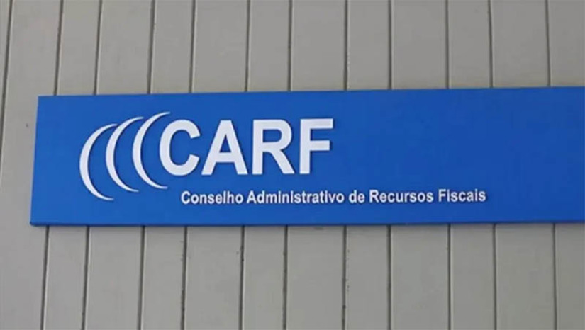 Imagem 1 -  [COLUNA ESPLANADA] O Governo quer incluir na negociação para votar a Reforma Tributária no Congresso a nova configuração do Conselho Administrativo de Recursos Fiscais (Carf), com a inclusão do voto de minerva para o representante da União no colegiado e a transferência para o Ministério da Fazenda. Essse voto daria ao Governo o poder de desempatar a seu favor. O líder do MDB no Senado, Eduardo Braga (AM), calcula que as mudanças podem destravar arrecadação de R$ 600 bilhões, valor das ações que aguardam julgamento. Uma das mais vultosas, da Petrobras, ultrapassa R$ 100 bilhões. Grupo de 26 empresas concentra os maiores processos. Mas o Palácio espera um forte movimento contrário à sua articulação, justamente destas empresas com processos. Será briga de gente grande – o que deve envolver as grandes bancas advocatícias do País.