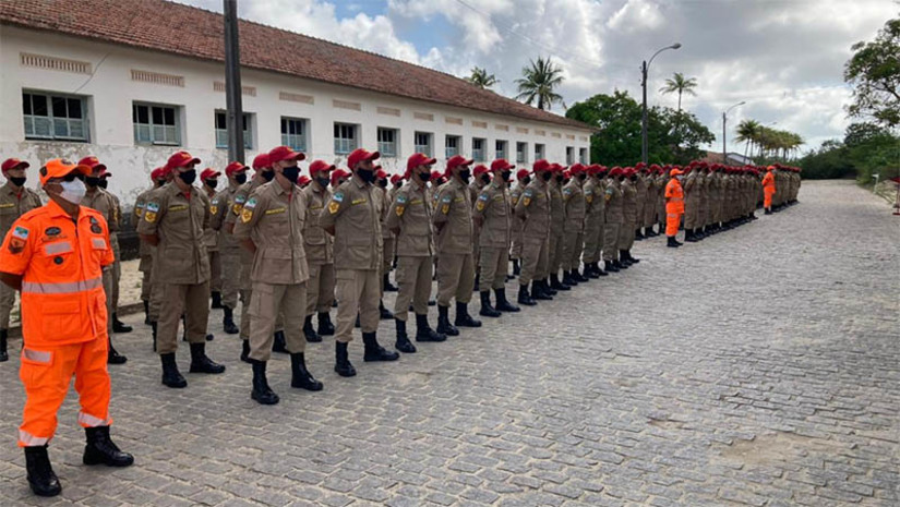 Imagem 1 -  Governo do RN divulga classificação final e convoca 65 aprovados no concurso do Corpo de Bombeiros. A lista com a classificação final dos aprovados em todas as etapas do concurso foi divulgada na edição desta quinta-feira (6) do Diário Oficial do Estado (DOE). Além desta, também foram divulgadas as listas dos candidatos que interpuseram recursos em alguma das etapas. Dos 166 candidatos classificados, 65 foram convocados para apresentarem a documentação original e receberem as informações sobre o Curso de Formação; saiba mais.