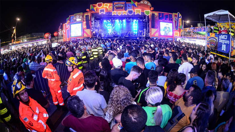 Imagem 1 - Pesquisa aponta que 98,2% dos participantes aprovaram o Mossoró Cidade Junina 2023. Consolidada a maior festa junina já realizada em Mossoró, agora, o evento recebe a maior aprovação de todos os tempos. A pesquisa de satisfação promovida pelo instituto Agora Sei e a rádio 96 FM de Natal apontou que 98,2% dos participantes aprovaram o evento. O evento contou com 22 dias de festa, de 3 a 24 de junho, e bateu recorde de público. Imagem 1 - Pesquisa aponta que 98,2% dos participantes aprovaram o Mossoró Cidade Junina 2023. Consolidada a maior festa junina já realizada em Mossoró, agora, o evento recebe a maior aprovação de todos os tempos. A pesquisa de satisfação promovida pelo instituto Agora Sei e a rádio 96 FM de Natal apontou que 98,2% dos participantes aprovaram o evento. O evento contou com 22 dias de festa, de 3 a 24 de junho, e bateu recorde de público.