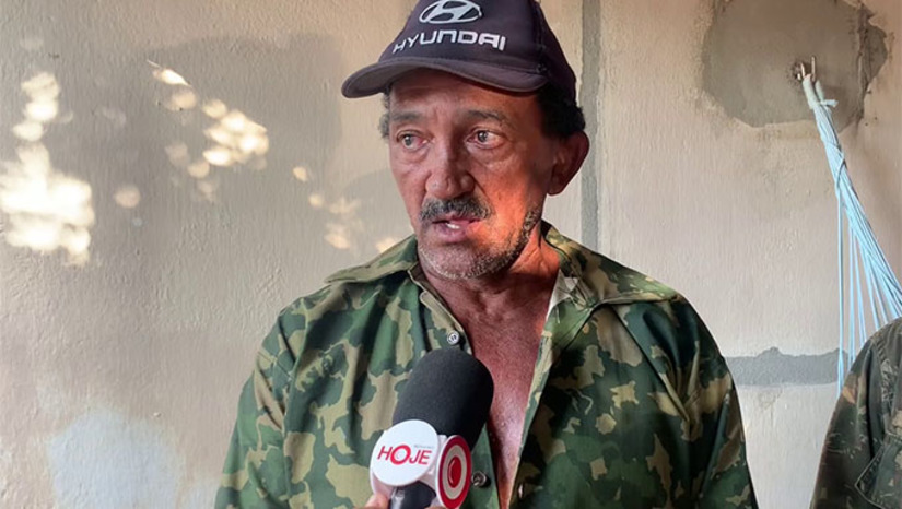 Imagem 1 -  Além de contribuir para esclarecer os fatos, Zé Maria Petronilo também foi quem encontrou o corpo da menina no loteamento Lírio dos Campos. O principal acusado de matar e queimar o corpo da menina Emilly, Tallyson Almeida, após prestar depoimento contraditório a Polícia Civil, foi para Mossoró, onde foi encontrado morto. O prefeito Rivelino Câmara, de Patu, exonerou o secretário de Cultura, Hudson Holanda, envolvido com o Tallyson Almeida. Durante velório, familia pede justiça.