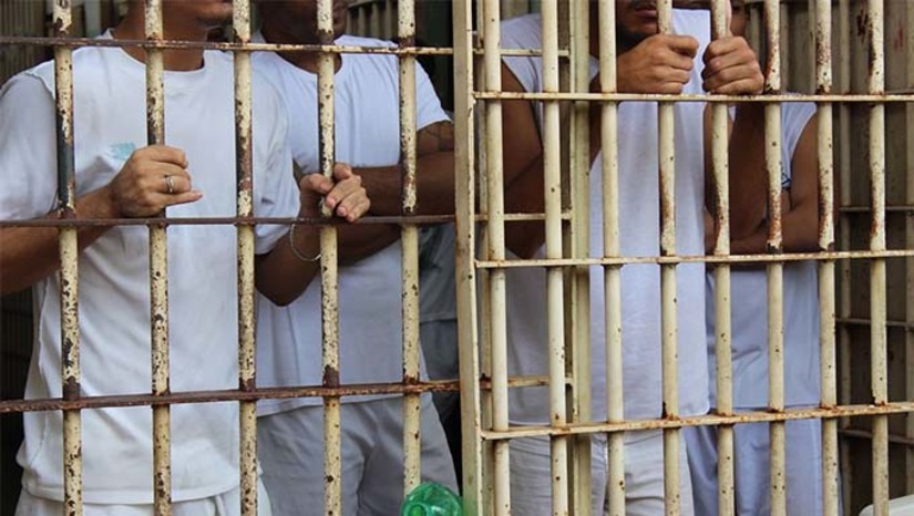 Imagem 1 -  O Mutirão Carcerário, projeto desenvolvido pelo Conselho Nacional de Justiça (CNJ) tem como objetivo diminuir a população carcerária do País. A previsão é que sejam revisados mais de 100 mil processos entre julho e agosto de 2023 em todo o país. Os temas que serão analisados pelos Judiciários locais incluem o tratamento de gestantes, mães, pais e responsáveis por crianças menores de 12 anos e pessoas com deficiência; o cumprimento de pena em regime prisional mais gravoso do que o fixado em decisão condenatória; a situação de pessoas cumprindo pena em regime diverso do aberto, condenadas pela prática de tráfico privilegiado; e os casos de prisões provisórias com duração superior a 12 meses. É esperado, inclusive, que a ministra Rosa Weber visite uma unidade prisional potiguar. A agenda da ministra ainda está sendo fechada.