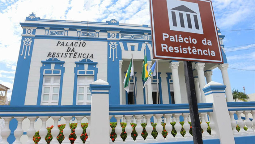 Imagem 1 - PMM solicita ao Governo do RN pagamento de dívidas acumuladas superiores a R$ 90 milhões. O valor é referente a débitos relacionados a tributos e repasses voltados à área da saúde. Segundo a Prefeitura de Mossoró, a dívida no tocante ao ICMS é de R$ 67.249.245,32. Referente ao IPVA, a dívida chega a R$ 11.052.250,07. Já no âmbito da saúde, o total é de R$ 11.867.781,38, referente a repasses voltados a prestadores de serviços hospitalares (Apamim, Cardiodiagnóstico e Liga Mossoroense de Estudos e Combate ao Câncer). Também na área da saúde, o Estado deve ao Município de Mossoró o valor de e R$ 715.687,70 referente a repasses da Farmácia Básica. Imagem 1 - PMM solicita ao Governo do RN pagamento de dívidas acumuladas superiores a R$ 90 milhões. O valor é referente a débitos relacionados a tributos e repasses voltados à área da saúde. Segundo a Prefeitura de Mossoró, a dívida no tocante ao ICMS é de R$ 67.249.245,32. Referente ao IPVA, a dívida chega a R$ 11.052.250,07. Já no âmbito da saúde, o total é de R$ 11.867.781,38, referente a repasses voltados a prestadores de serviços hospitalares (Apamim, Cardiodiagnóstico e Liga Mossoroense de Estudos e Combate ao Câncer). Também na área da saúde, o Estado deve ao Município de Mossoró o valor de e R$ 715.687,70 referente a repasses da Farmácia Básica.