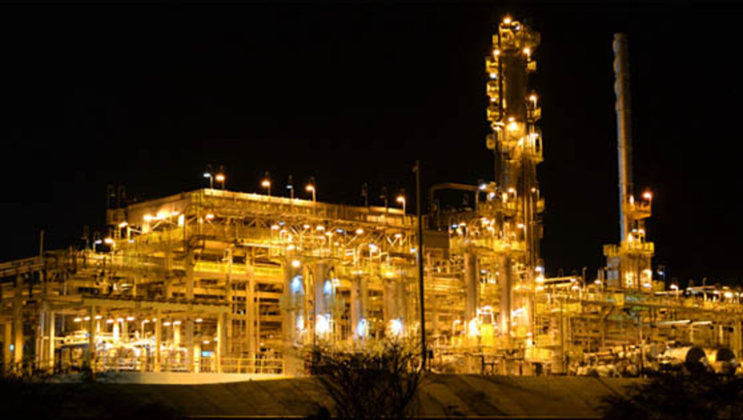Imagem 1 -  Vendida a 3R em junho, Refinaria Potiguar Clara Camarão tem a gasolina mais cara do país. O dado é de um levantamento do  Observatório Social do Petróleo (OSP), que  mostra que o litro da gasolina da Petrobras está custando R$ 2,52 em todo o país, enquanto as refinarias privatizadas cobram, em média, R$ 3,10. No caso da Clara Camarão, cuja venda à 3R Petroleum foi finalizada no mês de junho, o valor de venda da gasolina está em R$ 3,20, 27% mais caro do que o da estatal. A Refinaria da Amazônia (Ream), privatizada em dezembro de 2022, comercializa o litro a R$ 3,06 e a Acelen, gestora de Mataripe, a R$ 3,03, uma diferença em relação aos preços da Petrobrás de 21% e 20%, respectivamente.