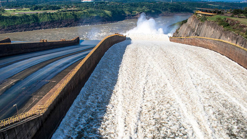 Imagem 1 - Conta de energia segue sem cobrança extra no mês de agosto, informa a Aneel. A Agência Nacional de Energia Elétrica (ANEEL) estabeleceu nesta sexta-feira (28/) que a bandeira tarifária para o mês de agosto será verde, o que significa que não haverá cobrança adicional nas contas de energia elétrica dos consumidores brasileiros. A medida se deve, segundo a agência, devido às condições favoráveis de geração no país. A bandeira segue verde desde abril de 2022 e a expectativa da Agência é que esse cenário seja mantido até o final do ano. Imagem 1 - Conta de energia segue sem cobrança extra no mês de agosto, informa a Aneel. A Agência Nacional de Energia Elétrica (ANEEL) estabeleceu nesta sexta-feira (28/) que a bandeira tarifária para o mês de agosto será verde, o que significa que não haverá cobrança adicional nas contas de energia elétrica dos consumidores brasileiros. A medida se deve, segundo a agência, devido às condições favoráveis de geração no país. A bandeira segue verde desde abril de 2022 e a expectativa da Agência é que esse cenário seja mantido até o final do ano.