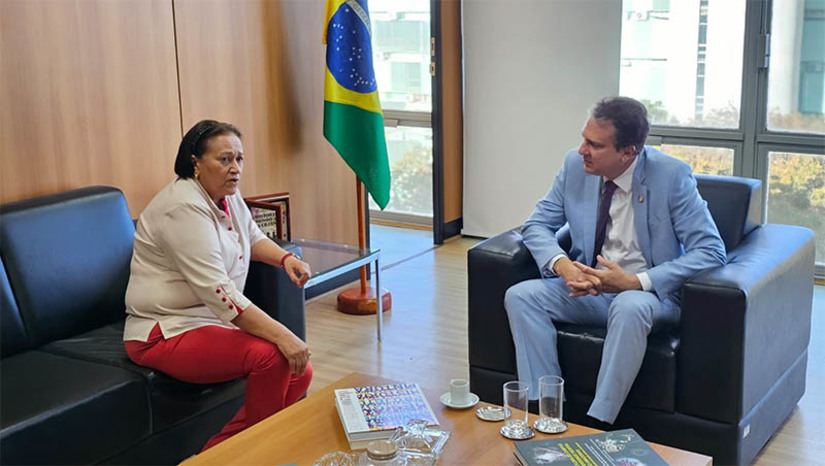 Imagem 1 -  Camilo Santana virá ao RN para anunciar ações de fortalecimento da educação no Estado. O anúncio sobre a visita do ministro da educação foi feito pela governadora Fátima Bezerra na tarde desta segunda-feira (31), logo após agenda com o gestor em Brasília/DF. “Na segunda quinzena de agosto, o ministro estará cumprindo agenda em Natal. Vamos fazer um grande ato para oficializar no Rio Grande do Norte o programa Criança Alfabetizada, o novo programa da política de democratização do ensino integral e a repactuação de obras”, afirmou a chefe do executivo estadual.