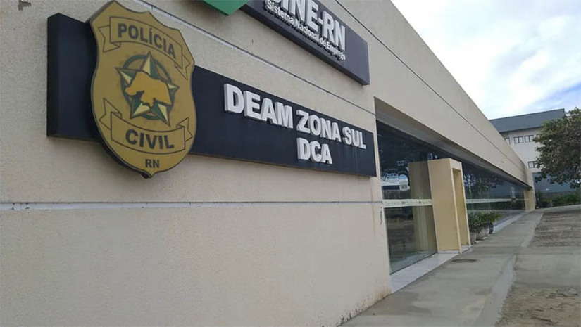 Imagem 1 - RN tem aumento de 35,5% nos inquéritos de casos de violência contra mulheres, idosos, crianças e adolescentes. O dado foi divulgado pelo Departamento de Proteção a Grupos em Situação de Vulnerabilidade (DPGV), da Polícia Civil do RN. Eles são referentes ao primeiro semestre de 2022 e 2023, e são relativos aos municípios com Delegacias Especializadas de Atendimento às Mulheres (DEAMs) e de Proteção a Pessoa Idosa e Pessoa com Deficiência (DEPIDs). Também houve aumento no número que inqueritos concluídos e remetidos à justiça no ano de 2023, chegando a 45,5%. Os dados se compatibilizam com o aumento de registros de ocorrência, que segundo números da COINE, foram de 31,7%, em relação ao ano passado. Imagem 1 - RN tem aumento de 35,5% nos inquéritos de casos de violência contra mulheres, idosos, crianças e adolescentes. O dado foi divulgado pelo Departamento de Proteção a Grupos em Situação de Vulnerabilidade (DPGV), da Polícia Civil do RN. Eles são referentes ao primeiro semestre de 2022 e 2023, e são relativos aos municípios com Delegacias Especializadas de Atendimento às Mulheres (DEAMs) e de Proteção a Pessoa Idosa e Pessoa com Deficiência (DEPIDs). Também houve aumento no número que inqueritos concluídos e remetidos à justiça no ano de 2023, chegando a 45,5%. Os dados se compatibilizam com o aumento de registros de ocorrência, que segundo números da COINE, foram de 31,7%, em relação ao ano passado.