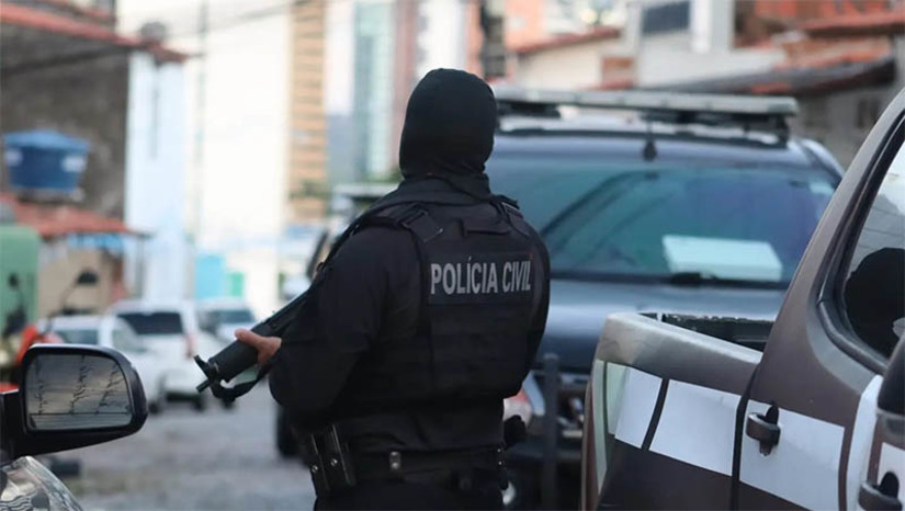 Imagem 1 - Número de mortes violentas no RN apresenta redução de 22,6% no mês de julho. Os dados foram consolidados pela Coordenadoria de Informações Estatísticas e Análises Criminais (COINE) da SESED, e revelam que, somente em julho, foram registradas 115 Condutas Violentas Letais Intencionais (CVLIs) no RN ao longo do mês de julho de 2022, contra 89 ocorrências registradas em julho deste ano, ou seja, 26 mortes a menos, o que representa uma diminuição de 22,6%. No quantitativo absoluto do ano, ainda de acordo com a COINE, o Estado apresentou 65 casos a menos em 2023, o que representa uma redução de 9,5% no acumulado do ano. Imagem 1 - Número de mortes violentas no RN apresenta redução de 22,6% no mês de julho. Os dados foram consolidados pela Coordenadoria de Informações Estatísticas e Análises Criminais (COINE) da SESED, e revelam que, somente em julho, foram registradas 115 Condutas Violentas Letais Intencionais (CVLIs) no RN ao longo do mês de julho de 2022, contra 89 ocorrências registradas em julho deste ano, ou seja, 26 mortes a menos, o que representa uma diminuição de 22,6%. No quantitativo absoluto do ano, ainda de acordo com a COINE, o Estado apresentou 65 casos a menos em 2023, o que representa uma redução de 9,5% no acumulado do ano.