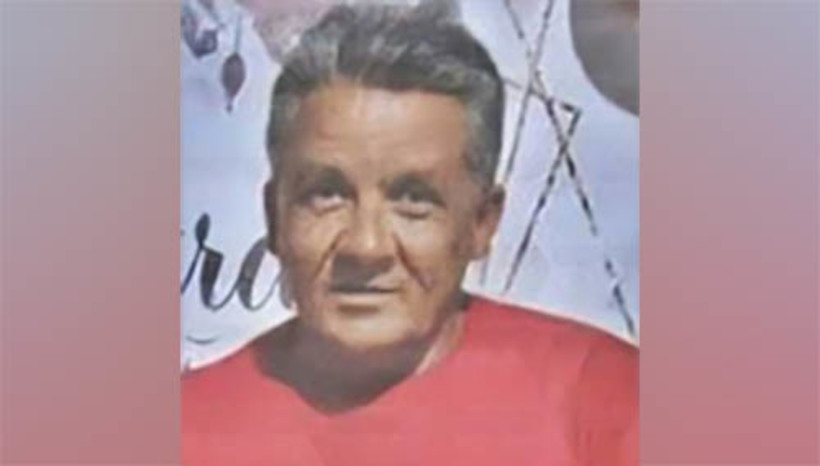 Imagem 1 - Servidor da Prefeitura de Assú é morto a tiros em sua chácara, na zona rural do município. O crime aconteceu no final da noite desta segunda-feira (7), na comunidade Nova Esperança. Antônio Clealdo Moura dos Santos, de 57 anos, estava em casa quando recebeu a visita de, pelo menos, duas pessoas. De acordo com o delegado Luís Antônio, do plantão de Mossoró, os indícios apontam que a vítima conhecia um dos atiradores, visto que ele mesmo teria aberto o portão da chácara. No local do crime, a perícia constatou que os tiros que vitimaram Antônio começaram a ser desferidos quando ele ainda estava sentado. Ele tentou correr, mas acabou caindo poucos metros à frente. Ainda segundo o delegado, populares afirmaram que a vítima morava sozinha, era servidora do município e tida como uma pessoa bem quista. Imagem 1 - Servidor da Prefeitura de Assú é morto a tiros em sua chácara, na zona rural do município. O crime aconteceu no final da noite desta segunda-feira (7), na comunidade Nova Esperança. Antônio Clealdo Moura dos Santos, de 57 anos, estava em casa quando recebeu a visita de, pelo menos, duas pessoas. De acordo com o delegado Luís Antônio, do plantão de Mossoró, os indícios apontam que a vítima conhecia um dos atiradores, visto que ele mesmo teria aberto o portão da chácara. No local do crime, a perícia constatou que os tiros que vitimaram Antônio começaram a ser desferidos quando ele ainda estava sentado. Ele tentou correr, mas acabou caindo poucos metros à frente. Ainda segundo o delegado, populares afirmaram que a vítima morava sozinha, era servidora do município e tida como uma pessoa bem quista.