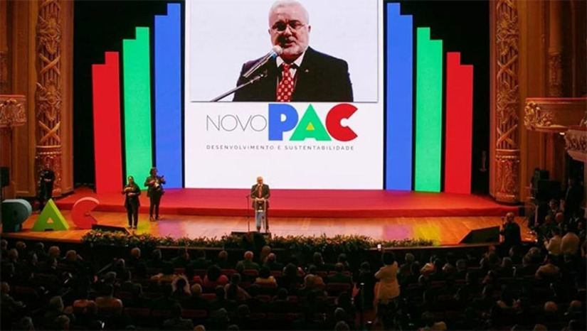 Imagem 1 -  “A contribuição da Petrobras ao PAC é singular, significativa e revigorante. Mostra que estamos de volta: o PAC voltou, a Petrobras voltou, o Brasil voltou. Os R$300 bilhões vão impulsionar 47 projetos nossos – desde a revitalização dos campos e plataformas do pré-sal até a transformação das nossas refinarias em biorrefinarias. Nossa aliança com o PAC é um efeito multiplicador das nossas atividades em todo o país. Reforço, a todos os ministérios, que estamos abertos a apoiá-los, pois a Petrobras tem o senso de responsabilidade, do seu dever, como empresa estatal, de ser parceira do Brasil”, declarou Jean Paul Prates.