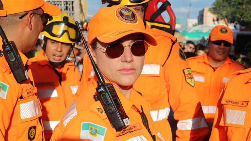Imagem 1 -  Major Martini será a primeira mulher a assumir o comando dos bombeiros em Mossoró. A solenidade de posse será realizada na sede do 3ºGB, nesta quinta-feira (24), e contará com a presença da Governadora Fátima Bezerra, do comandante-geral do Corpo de Bombeiros Militar do Rio Grande do Norte, coronel Monteiro, do subcomandante geral, coronel Franklin, e demais oficiais e praças. O 3ºGB possui dois subgrupamentos, sendo um em Mossoró e o outro em Pau dos Ferros, além de um Posto Avançado na cidade de Assu, atendendo a mais de 66 municípios da região. Atualmente o 3ºGB tem um efetivo de 137 militares e 21 viaturas à disposição de mais de 1 milhão de potiguares.