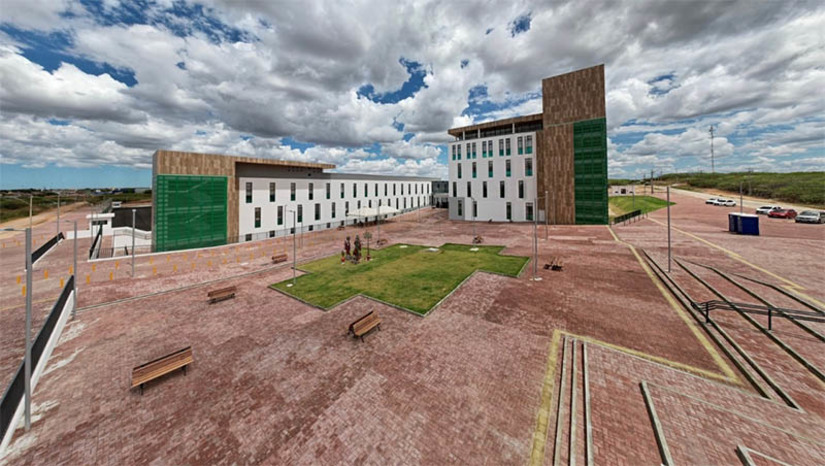 Imagem 1 - Hospital da Mulher passa a ofertar atendimento em gastroenterologia pediátrica às crianças com APLV. O serviço, que passará a funcionar a partir desta quinta-feira (31), irá beneficiar 100 famílias do Oeste Potiguar. O atendimento será voltado a crianças da região, cadastradas para atendimento de alergia à proteína do leite da vaca, que passam a ser acompanhadas em Mossoró, não tendo mais que se deslocar até a capital do RN. No Hospital da Mulher as famílias terão acesso às consultas médicas, ao acompanhamento e orientações da equipe de nutrição, e irão receber as fórmulas alimentares infantis que substituem o leite. Imagem 1 - Hospital da Mulher passa a ofertar atendimento em gastroenterologia pediátrica às crianças com APLV. O serviço, que passará a funcionar a partir desta quinta-feira (31), irá beneficiar 100 famílias do Oeste Potiguar. O atendimento será voltado a crianças da região, cadastradas para atendimento de alergia à proteína do leite da vaca, que passam a ser acompanhadas em Mossoró, não tendo mais que se deslocar até a capital do RN. No Hospital da Mulher as famílias terão acesso às consultas médicas, ao acompanhamento e orientações da equipe de nutrição, e irão receber as fórmulas alimentares infantis que substituem o leite.