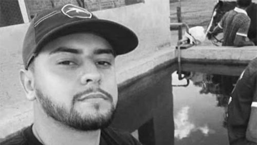 Imagem 1 - Jovem é assassinado a tiros enquanto bebia em uma casa de drinks, no município de Assú. O crime aconteceu por volta das 21h30 desta quarta-feira (30). Informações dão conta que Hygor Felipe Oliveira de Mendonça, de 24 anos, estava bebendo, na companhia de uma pessoa não identificada, quando suspeitos invadiram o local e desferiram vários disparos de arma de fogo contra ele. O jovem morreu no local. Hygor já tinha passagem porte ilegal de arma de fogo e também por estar de posse de uma carga roubada, que foi recuperada pela polícia militar, em Mossoró. O crime será investigado pela polícia civil. Imagem 1 - Jovem é assassinado a tiros enquanto bebia em uma casa de drinks, no município de Assú. O crime aconteceu por volta das 21h30 desta quarta-feira (30). Informações dão conta que Hygor Felipe Oliveira de Mendonça, de 24 anos, estava bebendo, na companhia de uma pessoa não identificada, quando suspeitos invadiram o local e desferiram vários disparos de arma de fogo contra ele. O jovem morreu no local. Hygor já tinha passagem porte ilegal de arma de fogo e também por estar de posse de uma carga roubada, que foi recuperada pela polícia militar, em Mossoró. O crime será investigado pela polícia civil.