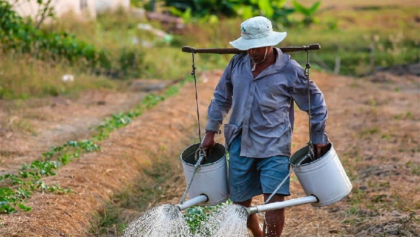 Imagem 1 -  Igarn vai promover mutirão para regularizar cadastro e facilitar uso de água por trabalhadores rurais. O mutirão acontecerá de 12 a 15 de setembro, nos  municípios de Carnaubais, Assu, Ipanguaçu, Alto do Rodrigues e Felipe Guerra. Na soma dos cinco municípios, estima-se que serão realizadas 237 regularizações de usuários de água. O objetivo das ações é facilitar o cadastramento dos trabalhadores e trabalhadoras rurais para a obtenção de Outorgas de Direito de Uso da Água e Certificados de Uso Insignificante. A regularização junto ao Igarn necessária para a obtenção do direito a descontos na conta de energia junto à Neoenergia Cosern, através da chamada Tarifa Verde, que pode gerar uma economia de até 73% do valor da conta; veja o que é necessário apresentar e os locais que devem ser procurados.
