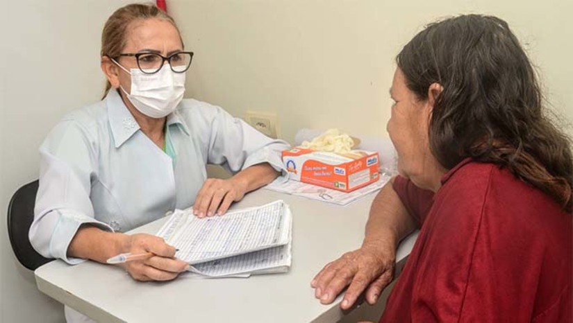 Imagem 1 - Na manhã desta terça-feira (12), a Secretaria Municipal de Saúde (SMS) levou para a comunidade Cajazeiras os serviços com exames para prevenção ao câncer de colo do útero. A iniciativa oferta mais qualidade de vida e saúde para mulheres que moram em localidades mais distantes da zona urbana. Anteriormente, a mesma ação foi realizada na comunidade Piquiri e nos próximos dias chegará a Passagem de Pedra e outras localidades da zona rural do nosso município. Imagem 1 - Na manhã desta terça-feira (12), a Secretaria Municipal de Saúde (SMS) levou para a comunidade Cajazeiras os serviços com exames para prevenção ao câncer de colo do útero. A iniciativa oferta mais qualidade de vida e saúde para mulheres que moram em localidades mais distantes da zona urbana. Anteriormente, a mesma ação foi realizada na comunidade Piquiri e nos próximos dias chegará a Passagem de Pedra e outras localidades da zona rural do nosso município.
