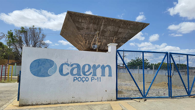 Imagem 1 - Caern está investindo cerca de R$ 3,1 milhões para garantir água aos Abolições e parte do Santo Antônio. A Companhia informou que começou a enviar água para os bairros Abolição I, II e parte do Santo Antônio nesta quinta-feira (14). A chegada de água está sendo acompanhada e monitorada pela equipe da operação, pois está sendo colocado em funcionamento um novo sistema de abastecimento. Os bairros estavam sendo abastecidos apenas aos finais de semana, dentro de um sistema de setorização. Imagem 1 - Caern está investindo cerca de R$ 3,1 milhões para garantir água aos Abolições e parte do Santo Antônio. A Companhia informou que começou a enviar água para os bairros Abolição I, II e parte do Santo Antônio nesta quinta-feira (14). A chegada de água está sendo acompanhada e monitorada pela equipe da operação, pois está sendo colocado em funcionamento um novo sistema de abastecimento. Os bairros estavam sendo abastecidos apenas aos finais de semana, dentro de um sistema de setorização.
