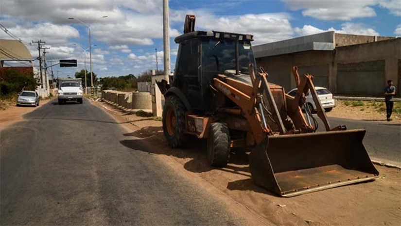 Imagem 1 - Além da readequação do canteiro central, a obra contemplará o nivelamento da via e o fechamento de passagens irregulares na avenida São Jerônimo, bairro Santa Delmira. O local também passará por ajardinamento e a inclusão de novas sinalizações. Essa iniciativa representa um avanço significativo no sentido de tornar a cidade cada vez mais segura para a população. Imagem 1 - Além da readequação do canteiro central, a obra contemplará o nivelamento da via e o fechamento de passagens irregulares na avenida São Jerônimo, bairro Santa Delmira. O local também passará por ajardinamento e a inclusão de novas sinalizações. Essa iniciativa representa um avanço significativo no sentido de tornar a cidade cada vez mais segura para a população.