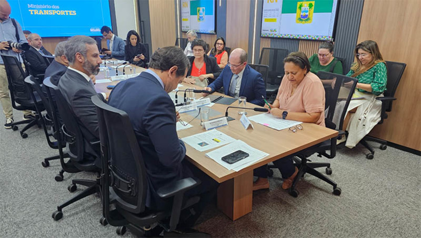 Imagem 1 -  OS para elaboração de projeto executivo que trata da duplicação da BR-304 é assinada. O anúncio foi feito pela governadora Fátima Bezerra ao final de uma audiência com a equipe técnica do Ministério dos Transportes, nesta quarta-feira (20), em Brasília. A BR-304 é estratégica para o desenvolvimento do Rio Grande do Norte por interligar diversas regiões do Estado, proporcionando o escoamento de produção e garantindo fluidez e segurança para a circulação de pessoas e de mercadorias. O projeto da duplicação, reivindicação antiga, foi incluída como obra prioritária do RN no Programa de Aceleração do Crescimento (PAC-3). “Um sonho que está se tornando realidade”, disse a governadora. 