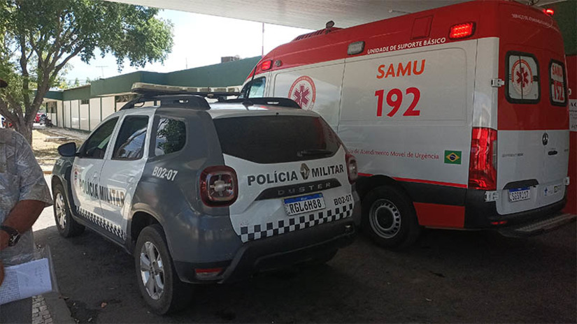 Imagem 1 - Homem é assassinado com cerca de seis tiros de pistola .40 no Santa Delmira. Francisco Alexandre de Souza Guimarães, de 34 anos, ainda chegou a ser socorrido em uma ambulância do Samu para o HRTM, mas morreu antes de chegar ao hospital. A vítima estava na calçada de uma casa, quando um carro se aproximou e os ocupantes efetuaram os disparos contra ele. Familiares informaram que Francisco não tinha envolvimento com ilícitos e que não sabem o que pode ter motivado o crime. A investigação será realizada pela equipe da DHPP. Imagem 1 - Homem é assassinado com cerca de seis tiros de pistola .40 no Santa Delmira. Francisco Alexandre de Souza Guimarães, de 34 anos, ainda chegou a ser socorrido em uma ambulância do Samu para o HRTM, mas morreu antes de chegar ao hospital. A vítima estava na calçada de uma casa, quando um carro se aproximou e os ocupantes efetuaram os disparos contra ele. Familiares informaram que Francisco não tinha envolvimento com ilícitos e que não sabem o que pode ter motivado o crime. A investigação será realizada pela equipe da DHPP.