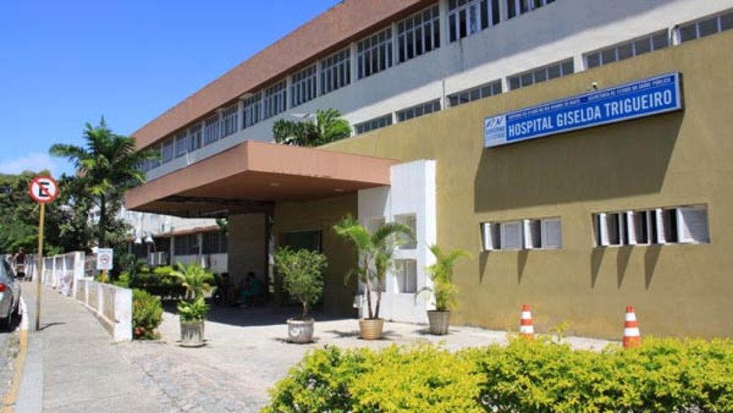 Imagem 1 -  Mais cinco hospitais públicos do RN receberão investimentos para reforma e ampliação. A governadora Fátima Bezerra esteve no Hospital Dr. José Pedro Bezerra (Santa Catarina), na zona norte de Natal, com os secretários de Estado da Infraestrutura (SIN) e da Saúde Pública (Sesap), Gustavo Coêlho e Lyane Ramalho, para a assinatura de ordens de serviço que autorizam o início do investimento de R$ 20,8 milhões em cinco unidades de saúde. Os hospitais beneficiados são o próprio Santa Catarina, o Monsenhor Walfredo Gurgel, o Giselda Trigueiro, o Monsenhor Antônio Barros (São José de Mipibu) e o Alfredo Mesquita Filho (Macaíba), com obras de reforma, ampliação e readequação.