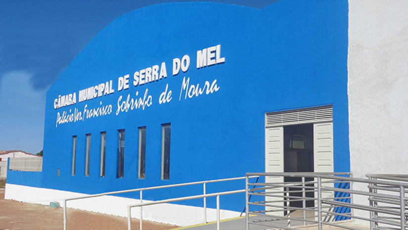 Imagem 1 - A prefeito Josivan Bibiano de Azevedo reforçou a importância da transparência na gestão pública e convidou todos os cidadãos a participarem da Audiência Pública. "Esta é uma oportunidade crucial para entender como os recursos públicos estão sendo utilizados e para garantir que nossa administração esteja atendendo às necessidades da comunidade. Contamos com sua participação e envolvimento”, disse o gestor. A Audiência Pública é uma demonstração do compromisso da gestão municipal em se manter responsável e deixar os cidadãos informados sobre as ações e as finanças municipais. Imagem 1 - A prefeito Josivan Bibiano de Azevedo reforçou a importância da transparência na gestão pública e convidou todos os cidadãos a participarem da Audiência Pública. "Esta é uma oportunidade crucial para entender como os recursos públicos estão sendo utilizados e para garantir que nossa administração esteja atendendo às necessidades da comunidade. Contamos com sua participação e envolvimento”, disse o gestor. A Audiência Pública é uma demonstração do compromisso da gestão municipal em se manter responsável e deixar os cidadãos informados sobre as ações e as finanças municipais.