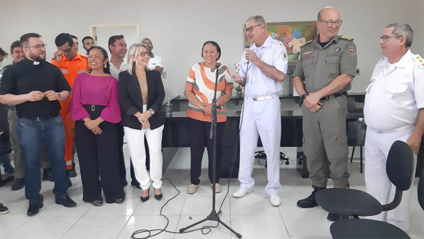 Imagem 1 -  Em Mossoró, Fátima Bezerra reinaugura o Centro Clínico da Polícia Militar. A unidade existe desde março de 2010, mas estava sem funcionar em razão da falta de infraestrutura. "O que antes era porta fechada, hoje está aqui, de portas abertas. Isso é gestão, é compromisso com a saúde dos servidores da segurança pública, com os familiares dos nossos servidores e, principalmente, com as pessoas do nosso estado", enfatizou a governadora.