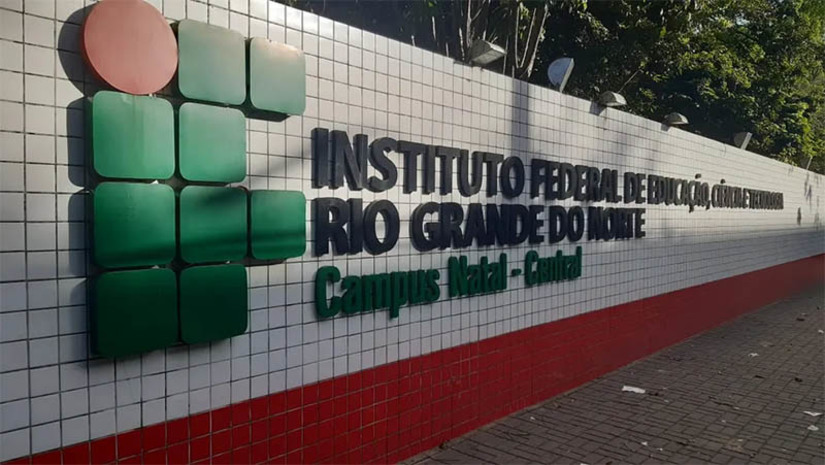 Imagem 1 - IFRN está com processo seletivo aberto para preenchimento de 638 vagas em cursos de graduação. A seleção utilizará, para classificação dos candidatos, as notas obtidas nas edições 2020, 2021 e 2022 do Exame Nacional do Ensino Médio (Enem). Divulgadas pelos Editais nº 71 e nº 72/2023 da Pró-Reitoria de Ensino (Proen/IFRN), as ofertas são para os campi Caicó; Canguaretama; Ipanguaçu; João Câmara; Macau; Natal-Central; Natal-Zona Leste (EaD); Natal-Zona Norte; Nova Cruz; Parnamirim; Pau dos Ferros; Santa Cruz São Gonçalo do Amarante; e São Paulo do Potengi. As inscrições seguem abertas até as 17h do dia 6 de novembro, no Portal do IFRN. Imagem 1 - IFRN está com processo seletivo aberto para preenchimento de 638 vagas em cursos de graduação. A seleção utilizará, para classificação dos candidatos, as notas obtidas nas edições 2020, 2021 e 2022 do Exame Nacional do Ensino Médio (Enem). Divulgadas pelos Editais nº 71 e nº 72/2023 da Pró-Reitoria de Ensino (Proen/IFRN), as ofertas são para os campi Caicó; Canguaretama; Ipanguaçu; João Câmara; Macau; Natal-Central; Natal-Zona Leste (EaD); Natal-Zona Norte; Nova Cruz; Parnamirim; Pau dos Ferros; Santa Cruz São Gonçalo do Amarante; e São Paulo do Potengi. As inscrições seguem abertas até as 17h do dia 6 de novembro, no Portal do IFRN.