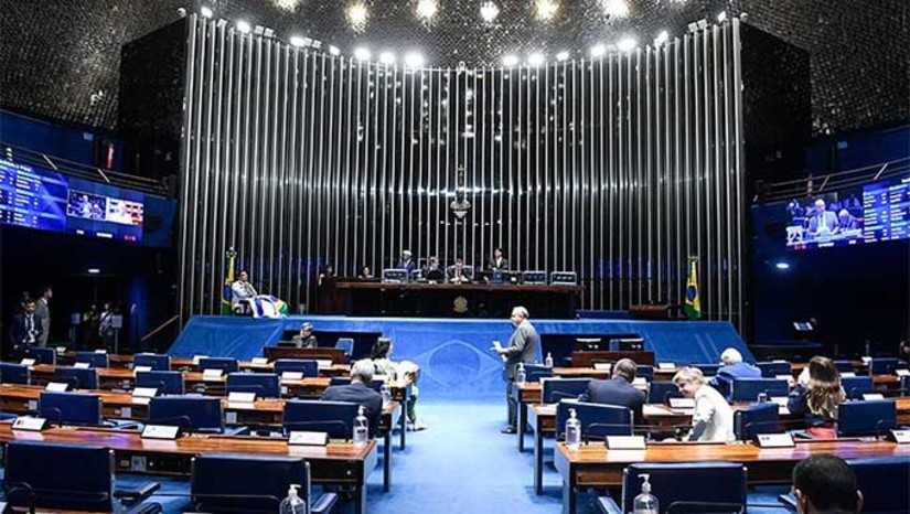 Imagem 1 -  Criado pelo projeto, o Pacto Nacional pela Retomada de Obras e de Serviços de Engenharia abrange obras que já tenham recebido recursos do FNDE e do SUS e que estejam inacabadas ou paralisadas. A partir da repactuação do financiamento, as obras contempladas terão que ser concluídas em 24 meses, com a possibilidade de uma única prorrogação, por igual período. A repactuação envolverá novo termo de compromisso e correção dos valores correspondentes à fração não executada, e poderá incluir mudanças no projeto. Apreciado em regime de urgência, o texto será encaminhado à sanção presidencial.