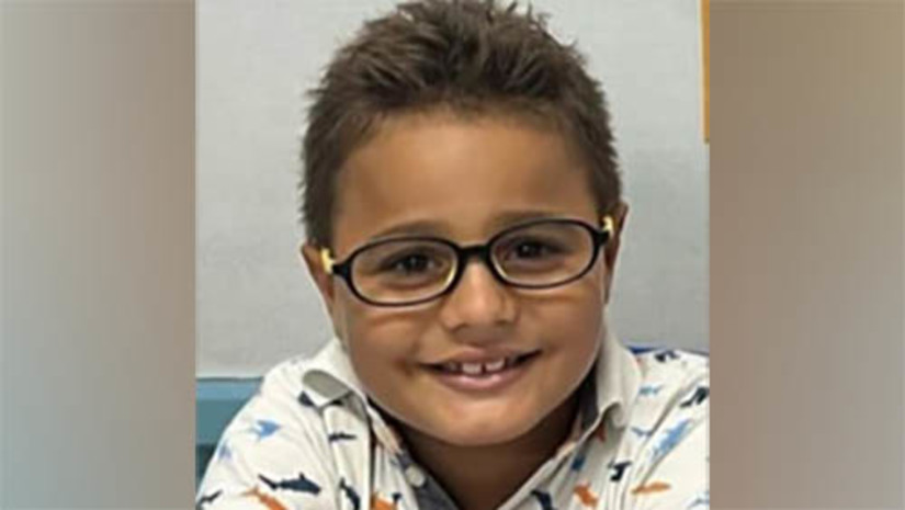 Imagem 1 -  “Veio como um anjo e foi como um anjo”, diz pai do pequeno Nicollas da Silva. O menino, de apenas 8 anos, entrou em óbito às 7h30 desta terça-feira (17), na UTI pediátrica do Hospital Wilson Rosado, em Mossoró. Nicollas da Silva Laurentino foi vítima de afogamento, na quinta-feira, dia 12 de outubro, em uma das piscinas do Clube da Caixa, localizado no Alto de São Manoel. A informação sobre a morte foi confirmada pelo pai da criança, que também informou que o filho havia sofrido três paradas cardíacas nesta segunda-feira (16) e que vinha sofrendo muito. 