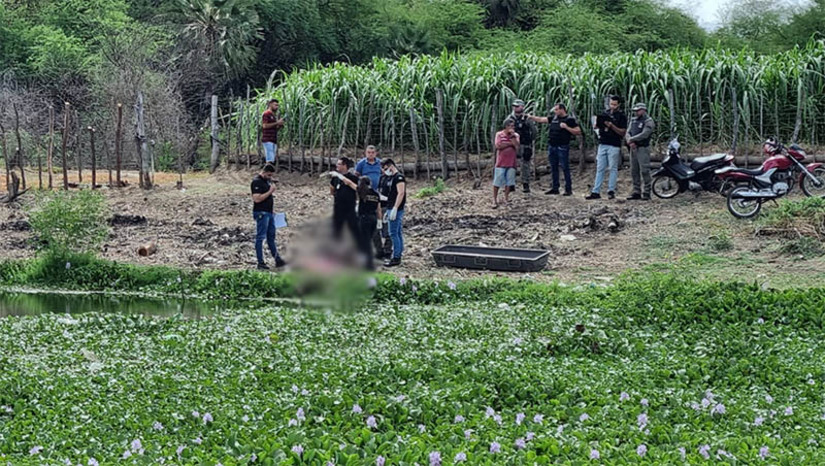 Imagem 1 - Populares encontram corpo de homem boiando no Rio Mossoró, próximo a ponte de ferro. O caso aconteceu no início da manhã desta sexta-feira (20). A polícia militar foi acionada por um popular que passava pelo local, no Alto da Conceição, e avistou o corpo. Uma guarnição foi averiguar a informação e confirmou a veracidade, acionando o Itep e a polícia civil. O corpo de bombeiros militar também foi acionado, para fazer a retirada do corpo da água. O homem será levado para a sede do Itep, onde passará por exame de necropsia, para determinar a causa da morte. Imagem 1 - Populares encontram corpo de homem boiando no Rio Mossoró, próximo a ponte de ferro. O caso aconteceu no início da manhã desta sexta-feira (20). A polícia militar foi acionada por um popular que passava pelo local, no Alto da Conceição, e avistou o corpo. Uma guarnição foi averiguar a informação e confirmou a veracidade, acionando o Itep e a polícia civil. O corpo de bombeiros militar também foi acionado, para fazer a retirada do corpo da água. O homem será levado para a sede do Itep, onde passará por exame de necropsia, para determinar a causa da morte.