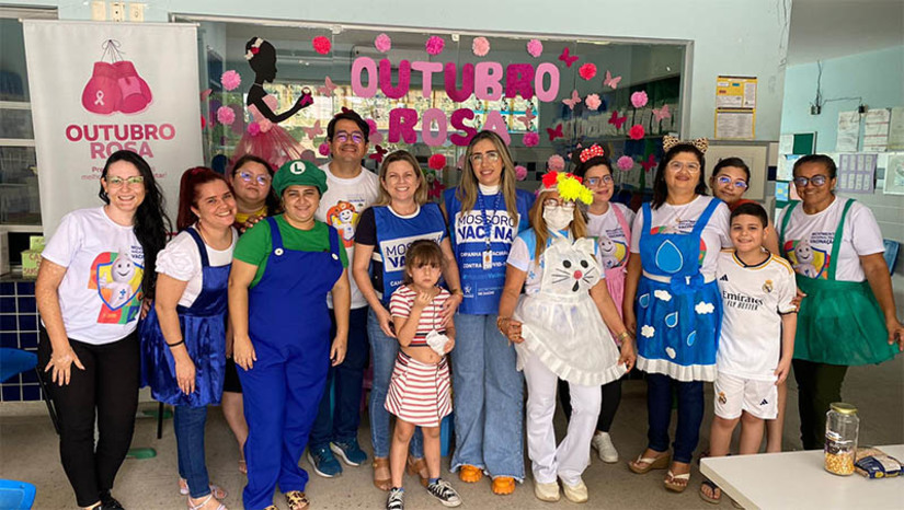 Imagem 1 - Saúde de Mossoró aplica mais de 1400 doses de imunizantes no “Dia D de multivacinação”. A ação, realizada em 13 pontos espalhados pela cidade, foi voltada a atualizar o cartão de vacinação de crianças e adolescentes de até 15 anos de idade. “O foco da multivacinação era o público menor de 15 anos, do nascimento até 14 anos, 11 meses e 29 dias. Porém, nós não perdemos a oportunidade. Também foi ofertada a vacina para o pai, para a mãe, para o idoso, para o vovô, para a vovó, para toda a população, gestante, enfim”, destacou Etevaldo Lima, coordenador de Imunizações do município. Imagem 1 - Saúde de Mossoró aplica mais de 1400 doses de imunizantes no “Dia D de multivacinação”. A ação, realizada em 13 pontos espalhados pela cidade, foi voltada a atualizar o cartão de vacinação de crianças e adolescentes de até 15 anos de idade. “O foco da multivacinação era o público menor de 15 anos, do nascimento até 14 anos, 11 meses e 29 dias. Porém, nós não perdemos a oportunidade. Também foi ofertada a vacina para o pai, para a mãe, para o idoso, para o vovô, para a vovó, para toda a população, gestante, enfim”, destacou Etevaldo Lima, coordenador de Imunizações do município.