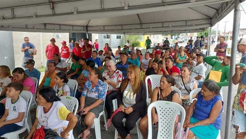 Imagem 1 - A iniciativa tem como objetivo garantir maior e melhor acesso das famílias assentadas aos serviços oferecidos pelo Incra, gerando assim, uma maior celeridade nas demandas retraídas, tendo em vista um passivo de mais de quatro mil processos parados oriundos das gestões passadas. Imagem 1 - A iniciativa tem como objetivo garantir maior e melhor acesso das famílias assentadas aos serviços oferecidos pelo Incra, gerando assim, uma maior celeridade nas demandas retraídas, tendo em vista um passivo de mais de quatro mil processos parados oriundos das gestões passadas.