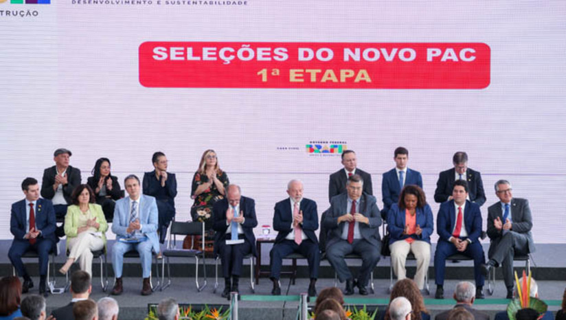 Imagem 1 - Estado e municípios do RN podem solicitar investimentos em saúde por meio do Novo PAC. As inscrições de projetos na área estão abertas e seguem até o dia 10 de novembro. Cerca de R$ 9,9 bilhões serão destinados aos projetos nesta primeira etapa. O Ministério da Saúde disponibilizou um manual de orientações para apoio dos gestores locais, com o passo a passo de inscrição em cada uma das dez estratégias disponíveis, que vão desde a atenção primária até a atenção especializada. Os interessados podem acessar o site do Ministério da Saúde para realizar a inscrição. Imagem 1 - Estado e municípios do RN podem solicitar investimentos em saúde por meio do Novo PAC. As inscrições de projetos na área estão abertas e seguem até o dia 10 de novembro. Cerca de R$ 9,9 bilhões serão destinados aos projetos nesta primeira etapa. O Ministério da Saúde disponibilizou um manual de orientações para apoio dos gestores locais, com o passo a passo de inscrição em cada uma das dez estratégias disponíveis, que vão desde a atenção primária até a atenção especializada. Os interessados podem acessar o site do Ministério da Saúde para realizar a inscrição.