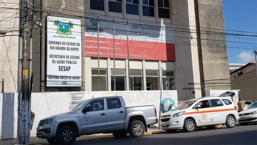 Imagem 1 - Estado e ex-senador Jean Paul Prates celebram repasse de recursos no valor de R$ 20 milhões. Os recursos, provenientes de emendas parlamentares destinadas pelo então senador, serão repassados para a Saúde estadual e para a agricultura familiar, que irá receber veículos e equipamentos. O ato que celebra o repasse dos recursos acontecerá neste sábado (4), às 9h30, no auditório da Governadoria. Do total de recursos, R$ 18 milhões serão distribuídos em investimentos em cirurgias eletivas, reformas da Escola de Saúde e repasse para entidades filantrópicas. Imagem 1 - Estado e ex-senador Jean Paul Prates celebram repasse de recursos no valor de R$ 20 milhões. Os recursos, provenientes de emendas parlamentares destinadas pelo então senador, serão repassados para a Saúde estadual e para a agricultura familiar, que irá receber veículos e equipamentos. O ato que celebra o repasse dos recursos acontecerá neste sábado (4), às 9h30, no auditório da Governadoria. Do total de recursos, R$ 18 milhões serão distribuídos em investimentos em cirurgias eletivas, reformas da Escola de Saúde e repasse para entidades filantrópicas.