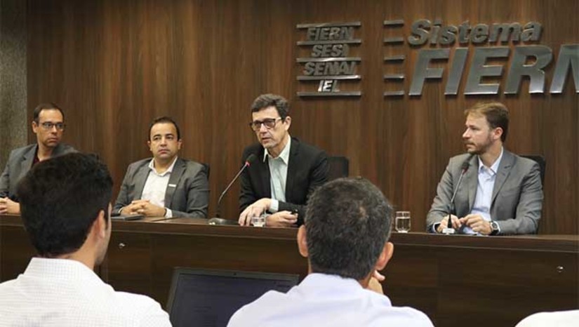 Imagem 1 -  Durante o evento que aconteceu na FIERN, representantes da Petrobras apresentaram o plano de investimento da empresa, com foco no Rio Grande do Norte, como a margem equatorial com a retomada exploratória da bacia potiguar e outras formas de exploração energética. Além disso, os participantes puderam entender o passo a passo de como fazer negócios com a empresa, inclusive através de programas de financiamento para fornecedores.