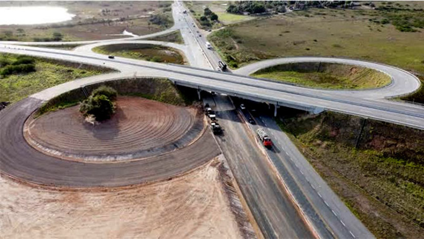 Imagem 1 -  Conclusão da duplicação da Reta Tabajara se transformou e uma das prioridades do Governo do Estado ano passado; Esta semana, o DNIT liberou para o tráfego de 50 mil veículos/dia o trecho de 6,9kms, precisamente o trecho da BR 304 de acesso a BR 226. Para a duplicação ser concluída, faltam 14 kms, o que o DNIT informa que concluirá até dezembro. O investimento total na obra foi de 376,5 milhões.