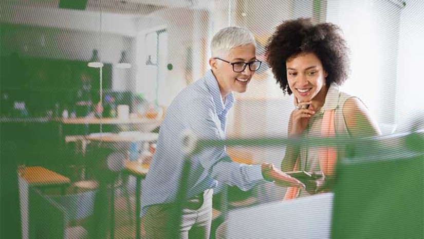 Imagem 1 -  O objetivo da iniciativa é aperfeiçoar o inglês dos participantes para melhorar suas chances de acesso ao mercado de trabalho e proporcionar oportunidades em ambientes profissionais. O programa será realizado em cinco níveis, tem duração de 16 semanas e inclui 12 aulas em grupo com tutoria online. As inscrições estão abertas até o dia 13 de dezembro no portal Santander Bolsas. O treinamento é 100% gratuito e não é necessário ser cliente do Banco ou ter curso superior.