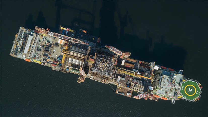 Imagem 1 - Navio-sonda sai do RJ com destino ao RN para iniciar perfuração do poço de Pitu. O navio saiu do Rio de Janeiro nesta terça-feira (5). A perfuração, prevista para começar ainda em dezembro na concessão BM-POT-17, marcará o retorno da Petrobras à Margem Equatorial, que se estende do Rio Grande do Norte ao Amapá ao longo da costa brasileira. Em outubro, a Petrobras recebeu do IBAMA a licença de operação para perfuração de poços exploratórios, em águas profundas da Bacia Potiguar, na Margem Equatorial brasileira. Imagem 1 - Navio-sonda sai do RJ com destino ao RN para iniciar perfuração do poço de Pitu. O navio saiu do Rio de Janeiro nesta terça-feira (5). A perfuração, prevista para começar ainda em dezembro na concessão BM-POT-17, marcará o retorno da Petrobras à Margem Equatorial, que se estende do Rio Grande do Norte ao Amapá ao longo da costa brasileira. Em outubro, a Petrobras recebeu do IBAMA a licença de operação para perfuração de poços exploratórios, em águas profundas da Bacia Potiguar, na Margem Equatorial brasileira.