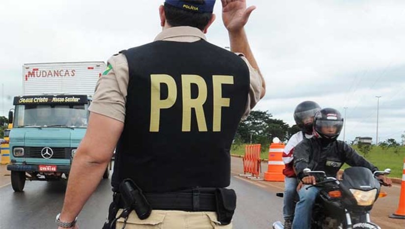 Imagem 1 -  O documento se refere a uma amostra de 5.830 eleitores de 23 seções localizadas no município de Campo Grande, a 272 km de Natal. Esse é o primeiro documento da Justiça Eleitoral afirmando que as operações tiveram o potencial de atrapalhar as eleições.  À época, a PRF era comandada pelo bolsonarista Silvinei Vasques — preso desde agosto por suspeita de interferência nas votações. O registro pode sinalizar um indício técnico de que as abordagens feitas nas estradas pela polícia no Nordeste, reduto eleitoral do presidente Luiz Inácio Lula da Silva, tiveram de fato objetivo de atrapalhar a votação.
