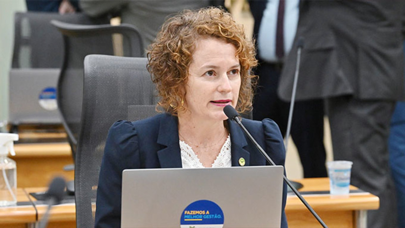 Imagem 1 - Isolda destacou a importância do aumento da vigilância e da realização de rondas policiais regularmente. "Além de garantir às comunidades o apoio e atendimento a possíveis ocorrências, auxilia efetivamente na prevenção de outros acontecimentos e demonstra a preocupação e atenção dispensadas pela gestão pública com os cidadãos e cidadãs", disse Isolda Dantas Imagem 1 - Isolda destacou a importância do aumento da vigilância e da realização de rondas policiais regularmente. "Além de garantir às comunidades o apoio e atendimento a possíveis ocorrências, auxilia efetivamente na prevenção de outros acontecimentos e demonstra a preocupação e atenção dispensadas pela gestão pública com os cidadãos e cidadãs", disse Isolda Dantas